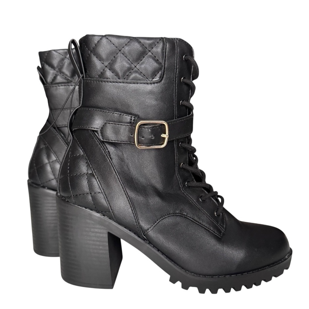 NWT Express Lug Combat Boots, Black, Size 8